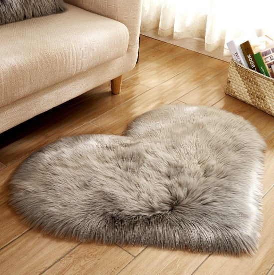 Plush Heart Shaped Fluffy Rug – Non-Slip Soft Carpet for Living Room & Home Decor