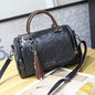 Fringed Tassel Crossbody Bag – Women's Vegan-Friendly Imitation Leather Shoulder Bag with Zipper