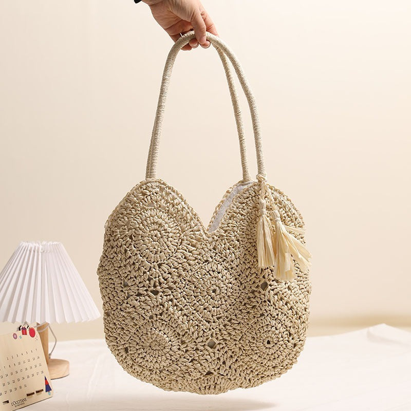 Women's Woven Straw Shoulder Bag – Large Capacity Hollow Tassel Tote in Grandma Plaid