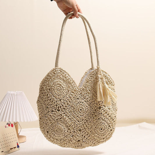 Women's Woven Straw Shoulder Bag – Large Capacity Hollow Tassel Tote in Grandma Plaid
