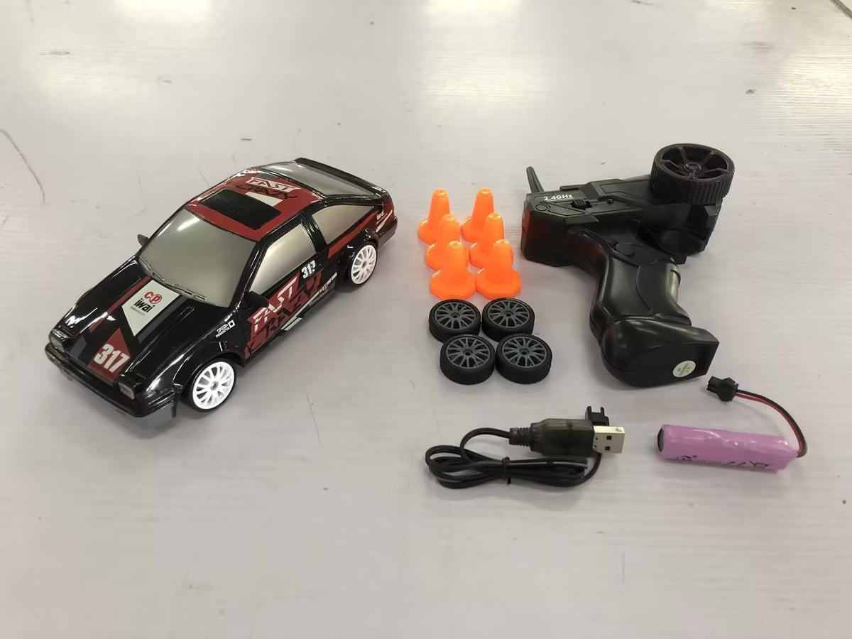 1:24 Scale RC Drift Car – 4WD Remote Control Racing Car with LED Lights & Traffic Cones