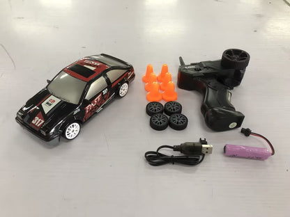 1:24 Scale RC Drift Car – 4WD Remote Control Racing Car with LED Lights & Traffic Cones