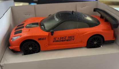 1:24 Scale RC Drift Car – 4WD Remote Control Racing Car with LED Lights & Traffic Cones