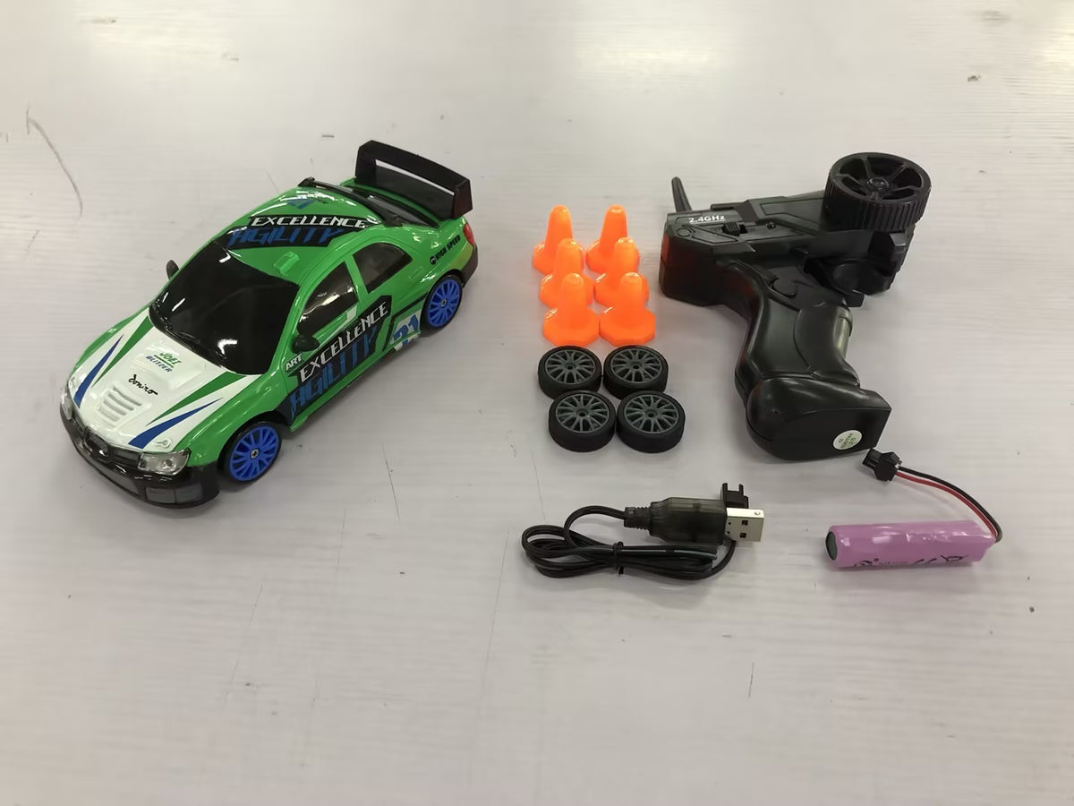1:24 Scale RC Drift Car – 4WD Remote Control Racing Car with LED Lights & Traffic Cones